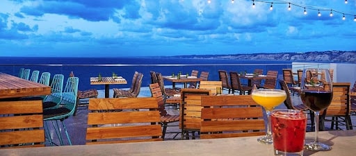 Beautiful restaurant "Dukes La Jolla" right by the sea